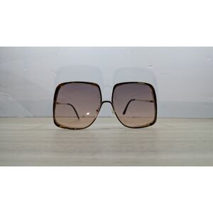 Oversized Square Sunglasses Gold Frame Brown Gradient Lenses Retro Style